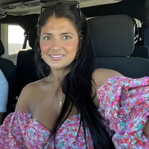 Meet your Posher, Kiana